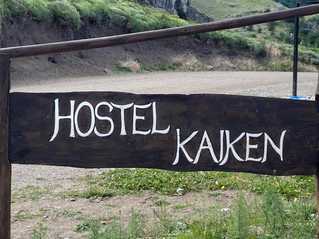 Kaiken - Hostel & Departamentos 厄尔查尔坦 外观 照片